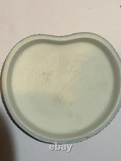 Rare boîte à bibelots en jaspe bleu en forme de rein signée Harry Barnard Wedgwood, vers 1898