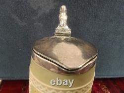 Rare cruche en jaspe tricolore vert sauge, blanc et jaune de Wedgwood antique