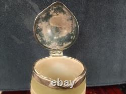 Rare cruche en jaspe tricolore vert sauge, blanc et jaune de Wedgwood antique