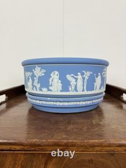 Rare jardinière ancienne Wedgwood en grès jaspe du XIXe siècle avec plateau