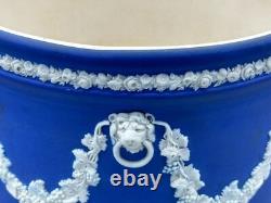 Rare pot de fleurs en jaspe Wedgwood bleu cobalt
