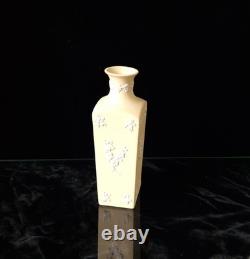 Rare vase à bouton néoclassique en jaspe Prunus couleur jaune primevère Wedgwood 13,8 cm
