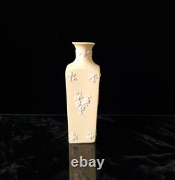 Rare vase à bouton néoclassique en jaspe Prunus couleur jaune primevère Wedgwood 13,8 cm