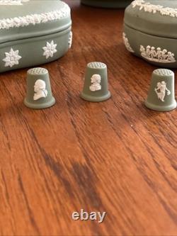 Service Wedgwood Jasperware vert sauge 10 pièces, grand bol, chandeliers, pichets et boîtes