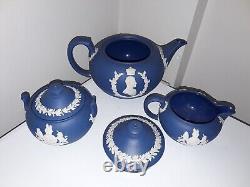 Service à thé Jasper Ware bleu Queen Elizabeth 2ème 1953 de Wedgwood