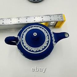 Service à thé Wedgwood Teapot, sucrier, pichet en bleu cobalt trempé #43 Jasperware