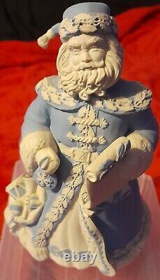 Statuette en jaspe bleu Wedgewood (très rare)