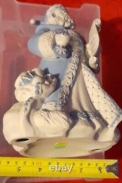 Statuette en jaspe bleu Wedgewood (très rare)