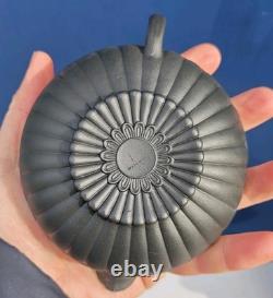 Sucrier antique Wedgwood en basalte noir avec crémier assorti en forme de pot à lait, Jasper Ware