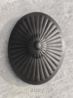 Sucrier antique Wedgwood en basalte noir avec crémier assorti en forme de pot à lait, Jasper Ware