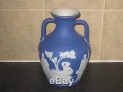 Superbe Vase Victorien Wedgwood Jasper Ware Portland Bleu
