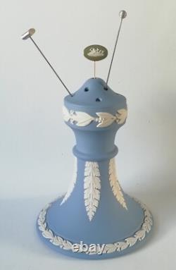 Support pour épingle à chapeau en jaspe Wedgwood bleu