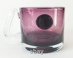 Tankard en verre lilas de jasperware Wedgwood de la Reine Elizabeth