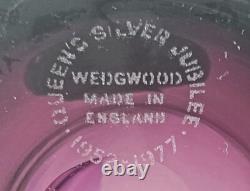 Tankard en verre lilas de jasperware Wedgwood de la Reine Elizabeth