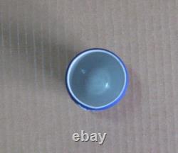 Tasse CRESTEE BURY St EDMUNDS en jaspe COBALT BLUE de Wedgwood