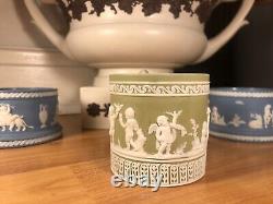 Tasse à café en jaspe Wedgwood avec putti du début du XIXe siècle
