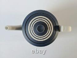 Théière en jaspe bleu Portland Wedgwood avec motif de feuille d'acanthe, en boîte