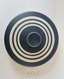 Théière en jaspe bleu Portland Wedgwood avec motif de feuille d'acanthe, en boîte