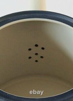 Théière en jaspe bleu Portland Wedgwood avec motif de feuille d'acanthe, en boîte