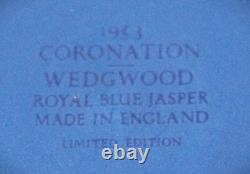 Théière en jaspe royal bleu Wedgwood Elizabeth II, édition limitée du couronnement.