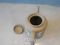 Théière miniature Vintage Wedgwood Jasperware vert d'une tasse Parfait 3.75