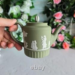 Théière miniature verte Wedgwood emploi domestique Jasperware parfait