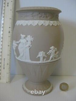 Très Rare Vintage Wedgwood England Taupe Jasper Ware Jasperware Large Vase