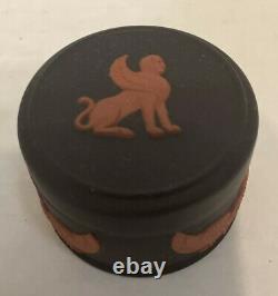 Très Rare Wedgwood Jasper Terracotta Noir Égyptien Miniature Ronde Pill Box