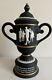 Trophée De Golf De Bienfaisance Américain De La Compagnie Aérienne Rare Wedgwood Jasperware 14 Avec Couvercle Noir