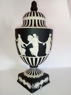 URNE couverte en jaspe noir et blanc Wedgwood rare, 26 cm