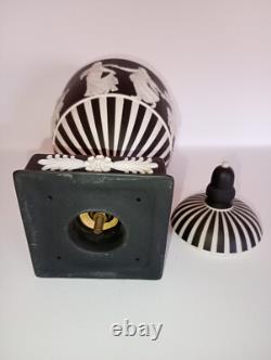 URNE couverte en jaspe noir et blanc Wedgwood rare, 26 cm