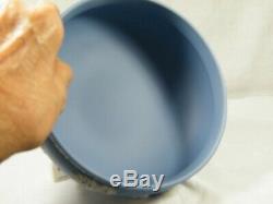 Un Bleu Wedgwood Jasper Ware Tri Bowl Exceptionnellement Rare Footed Et Sans Utilisation