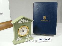 Une Superbe Wedgwood Green Jasper Ware Grecian Mantel Clock In Silk Box!
