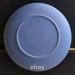 Une collection de dix assiettes de Noël en jaspe Wedgwood 1970-1978 21 cm dans leur boîte