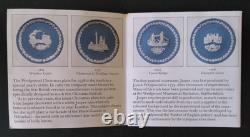 Une collection de dix assiettes de Noël en jaspe Wedgwood 1970-1978 21 cm dans leur boîte
