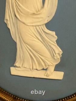 Une fabuleuse grande plaque en jaspe bleu Wedgwood encadrée du XIXe siècle
