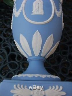 Urne Sur Colonne Grande Taille Wedgwood Vintage Bleue Jasperware