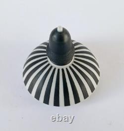 Urne couverte en jaspe noir Wedgwood Heures dansantes