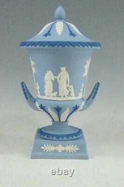 Urne décorative en jaspe de Wedgwood avec couvercle, vase à fleurs, objet trophée avec boîte utilisé.