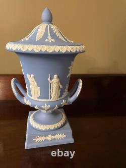 Urne en jaspe bleu Wedgwood, grande, avec couvercle, en parfait état, bleue avec w