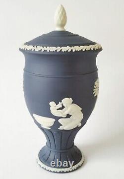Vase Achille en jaspe bleu de Portland de Wedgwood