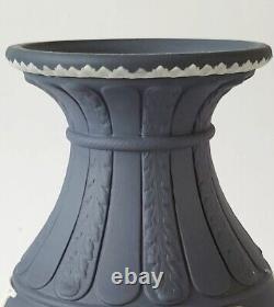 Vase Achille en jaspe bleu de Portland de Wedgwood