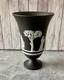 Vase Arcadien Grand En Jasperware Noir Et Blanc De Wedgwood