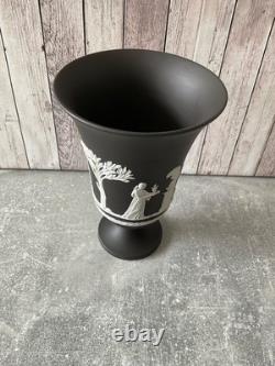 Vase Arcadien Grand en Jasperware Noir et Blanc de Wedgwood
