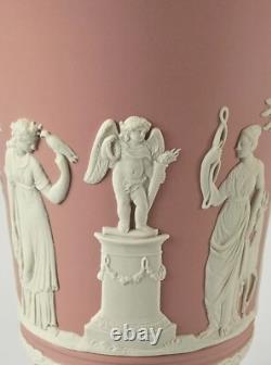 Vase Arcadien en jaspe rose Wedgwood