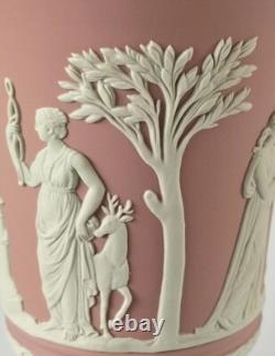 Vase Arcadien en jaspe rose Wedgwood
