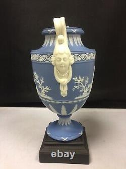 Vase Bleu Wedgwood & Bentley Jasperware Du 18e Siècle -black Basalt Base C. 1775