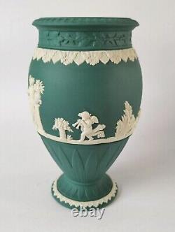 Vase Bountiful en Jasperware Vert de Wedgwood Spruce