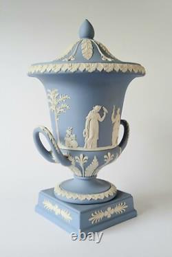 Vase Campagna en jaspe Wedgwood bleu 1971