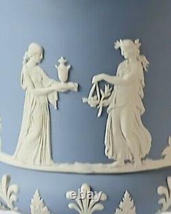 Vase Campagna en jaspe Wedgwood bleu 1971